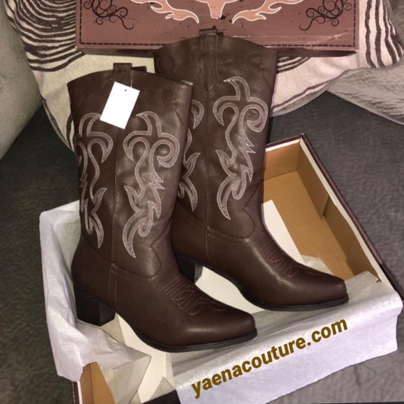 Classic Embroidered Western Rodeo Cowboy Boots - Picture 9 of 9